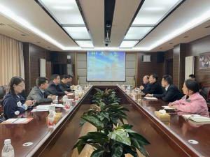 洛阳市商务局局长吕宗乐一行莅临乐动网站调研指导工作