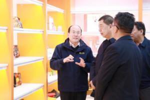 中国食品工业协会副会长陈振杰一行莅临洛阳乐动网站调研指导工作