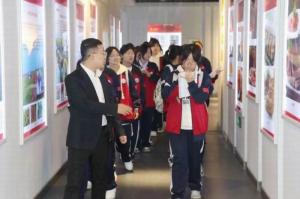 新安职高师生一行赴洛阳乐动网站开展参观实习