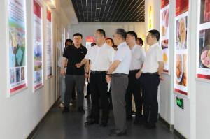 国办秘书四局副局长管晋华莅临洛阳乐动网站食品调研